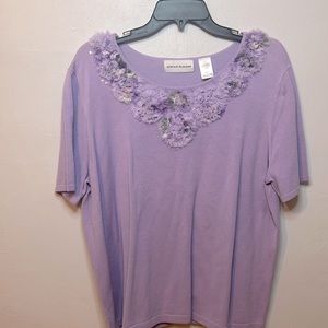 Alfred Dinner, short sleeve lilac top